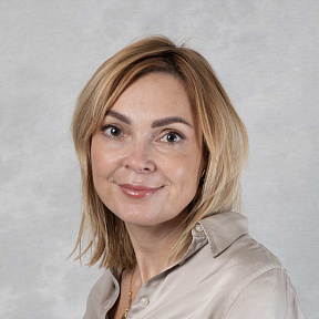 Елена Попова